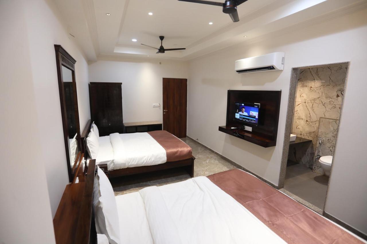 Chandan Kasturi Resort Dariāwad Exteriör bild