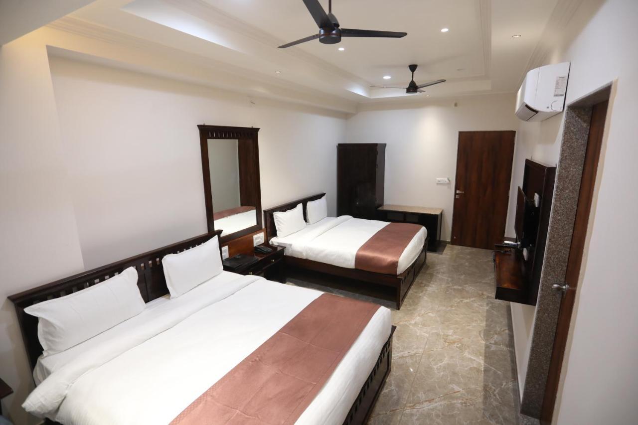 Chandan Kasturi Resort Dariāwad Exteriör bild